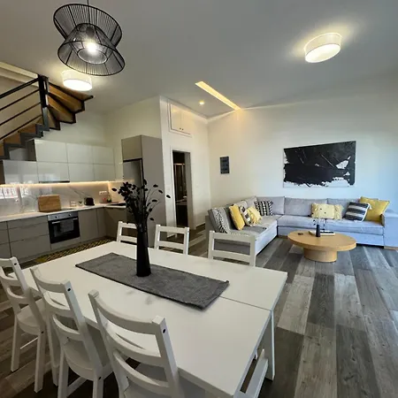 Aelia Luxury House Lägenhet *